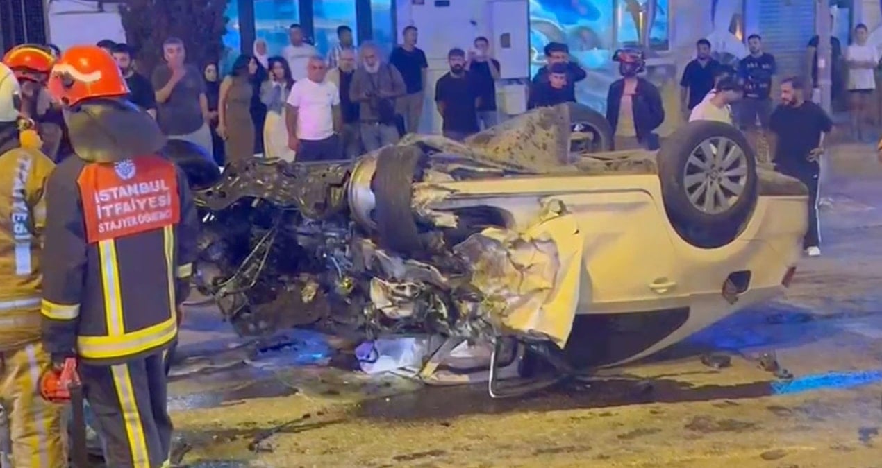 umraniyede iett otobusu ile otomobil carpisti 3 yarali LeZWdK1E