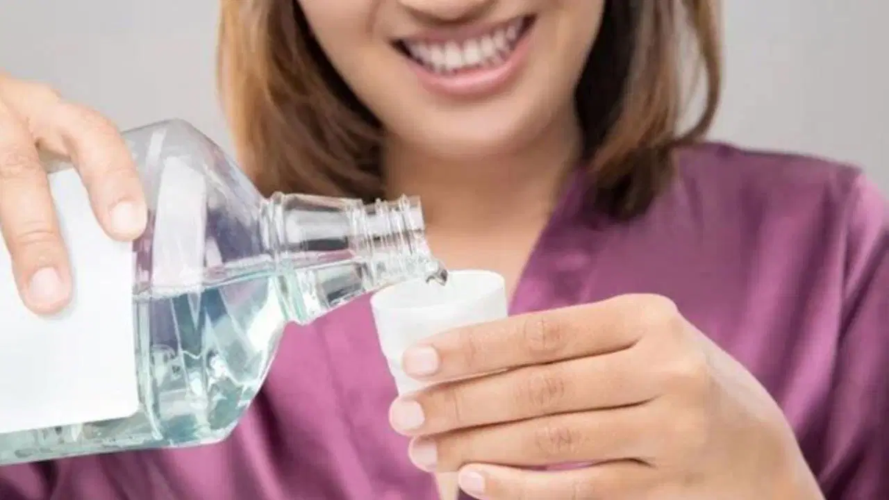 gargara aliskanligi yeniden sorgulaniyor yanlis kullanimda faydadan cok zarar olabilir Ubhy93Cm.jpg