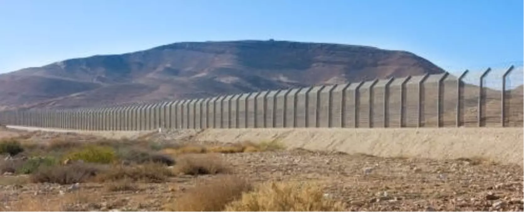 israil ordusu misir sinirinda kacakcilik girisiminde bulunan bir kisiyi oldurdu 1Yxr4AK3.jpg