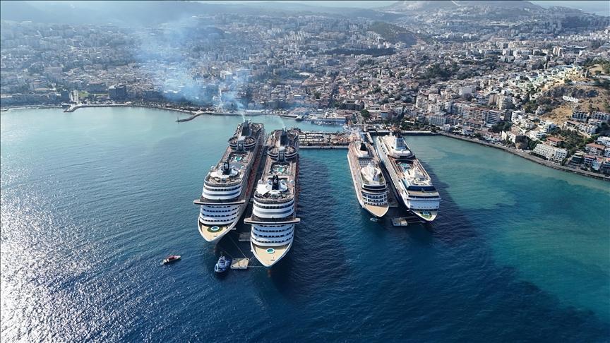 istanbulda kruvaziyer limanlarinda 410 binden fazla yolcu agirlandi ptjHVqXl