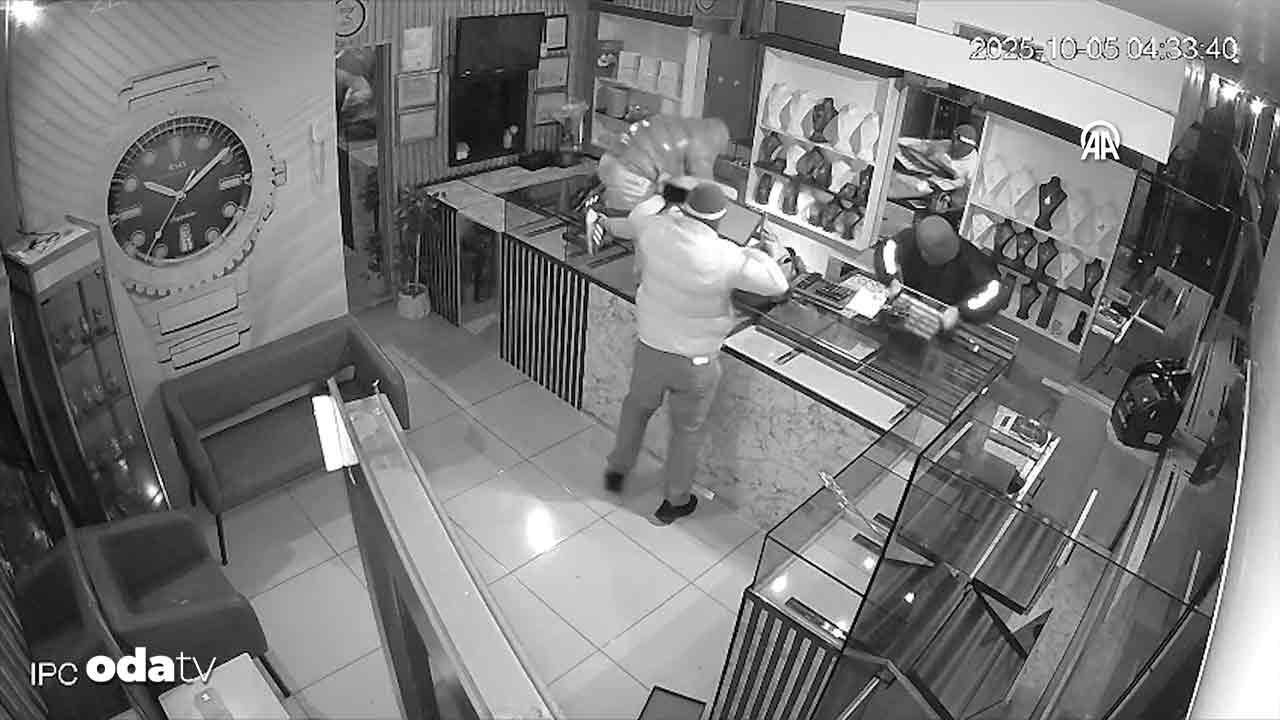 kuyumcu dukkanindan uc kilogram altini boyle caldilar DpAEXhmd