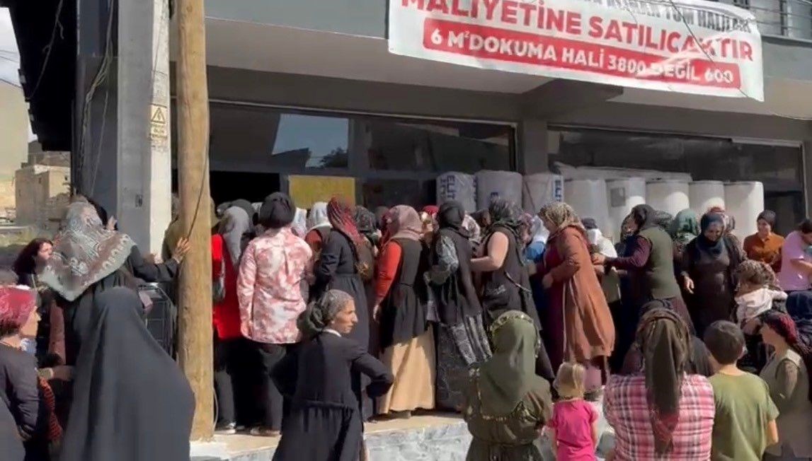 mardinde hali magazasinda indirim izdihama neden oldu UOCNShvE