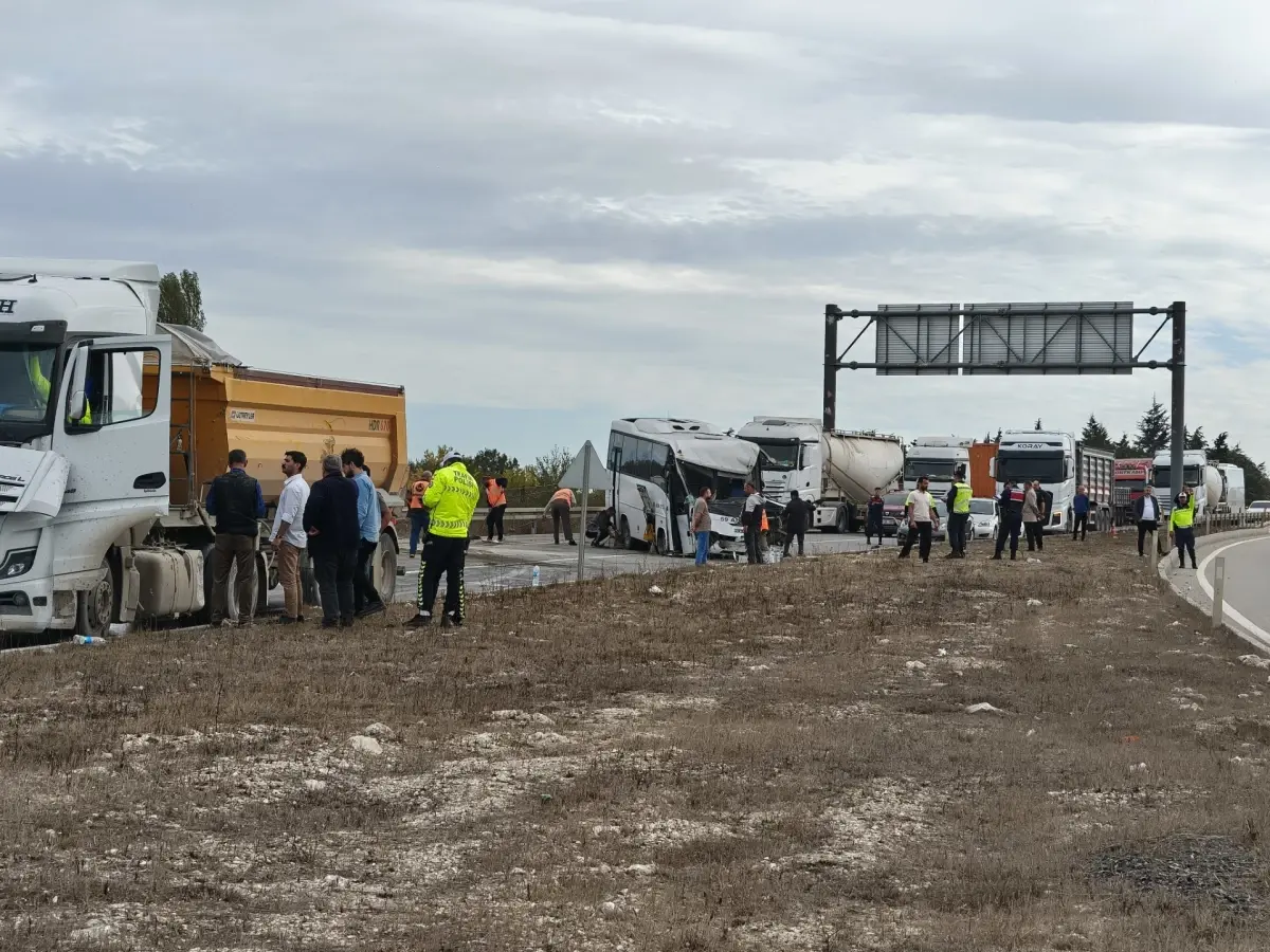 tekirdagda uc aracla kaza 3 yarali AP464d3u