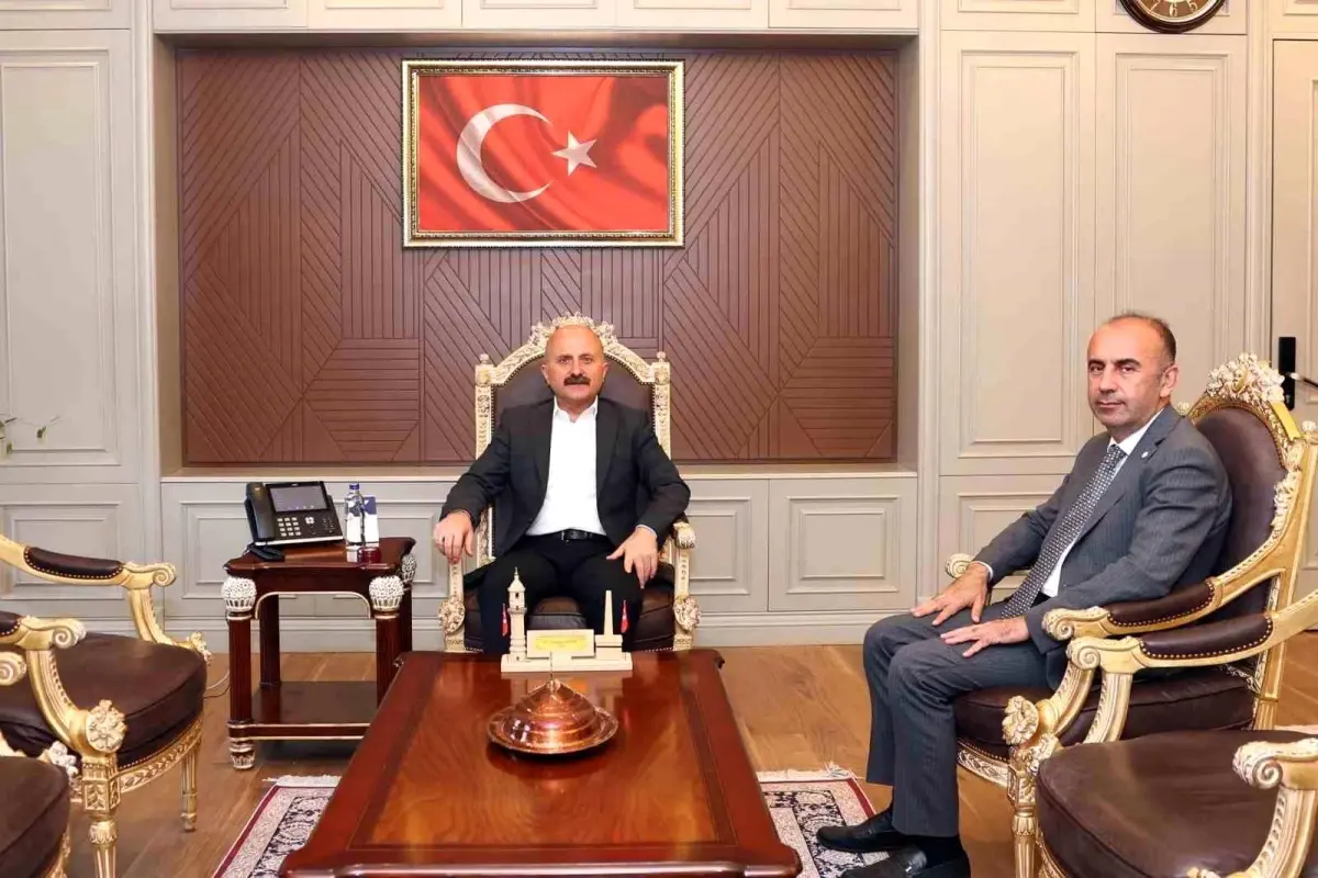 vali varol rektor kelesi ziyaret etti ZYFEuYKg.jpg