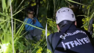 kayaliklarda-mahsur-kalan-kardesler-kurtarildi-e6U2LSPF